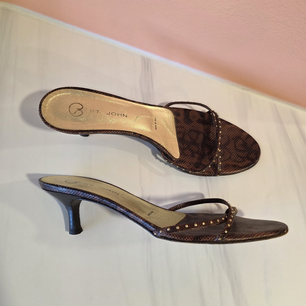 St. John Brown Kitten Heels 7 Italian Snakeskin Patterned Studded Brown Sandals - Picture 4 of 16
